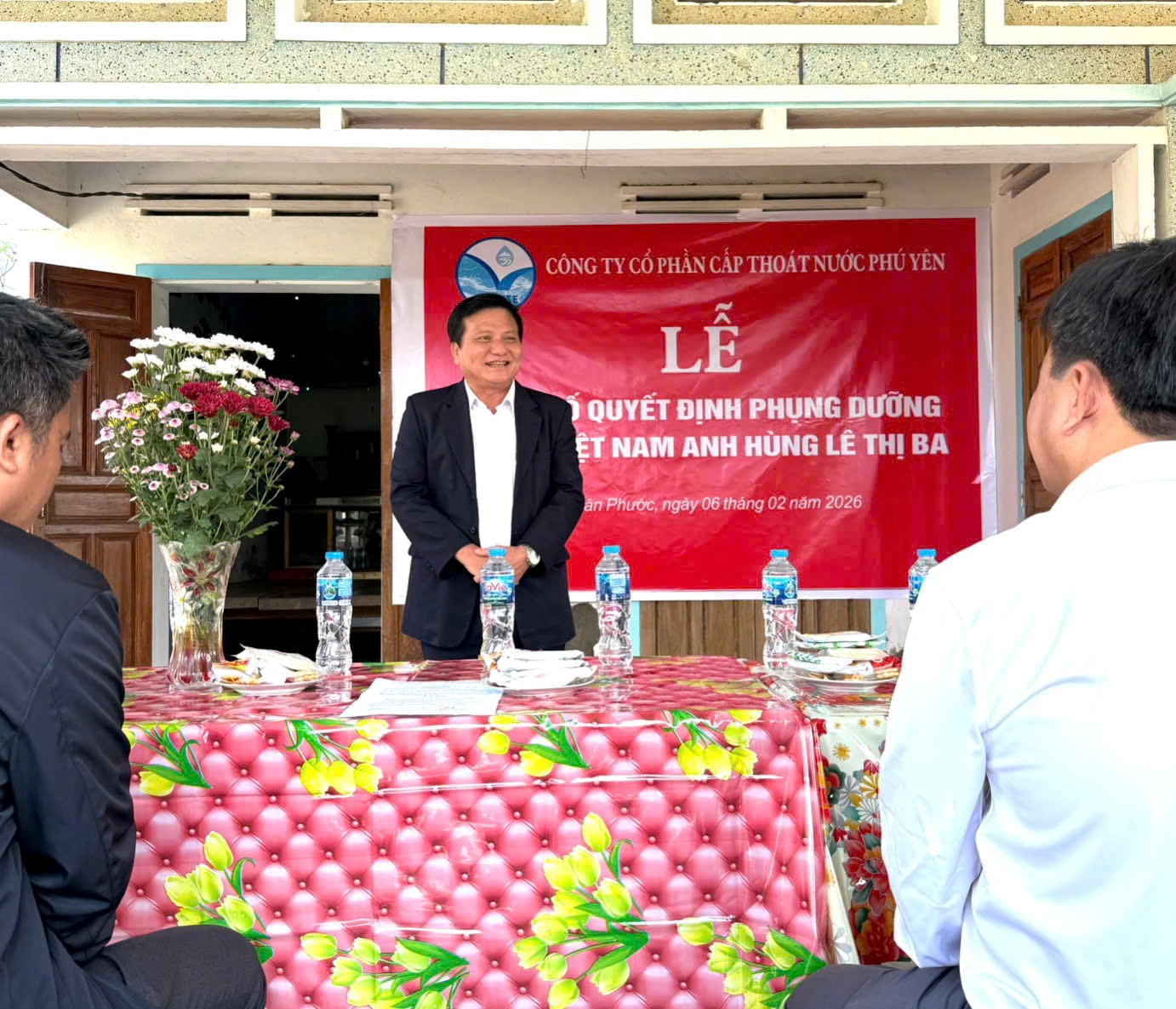 Công ty cổ phần Cấp thoát nước nước Phú Yên nhận phụng dưỡng suốt đời Mẹ Việt Nam anh hùng Lê Thị Ba.